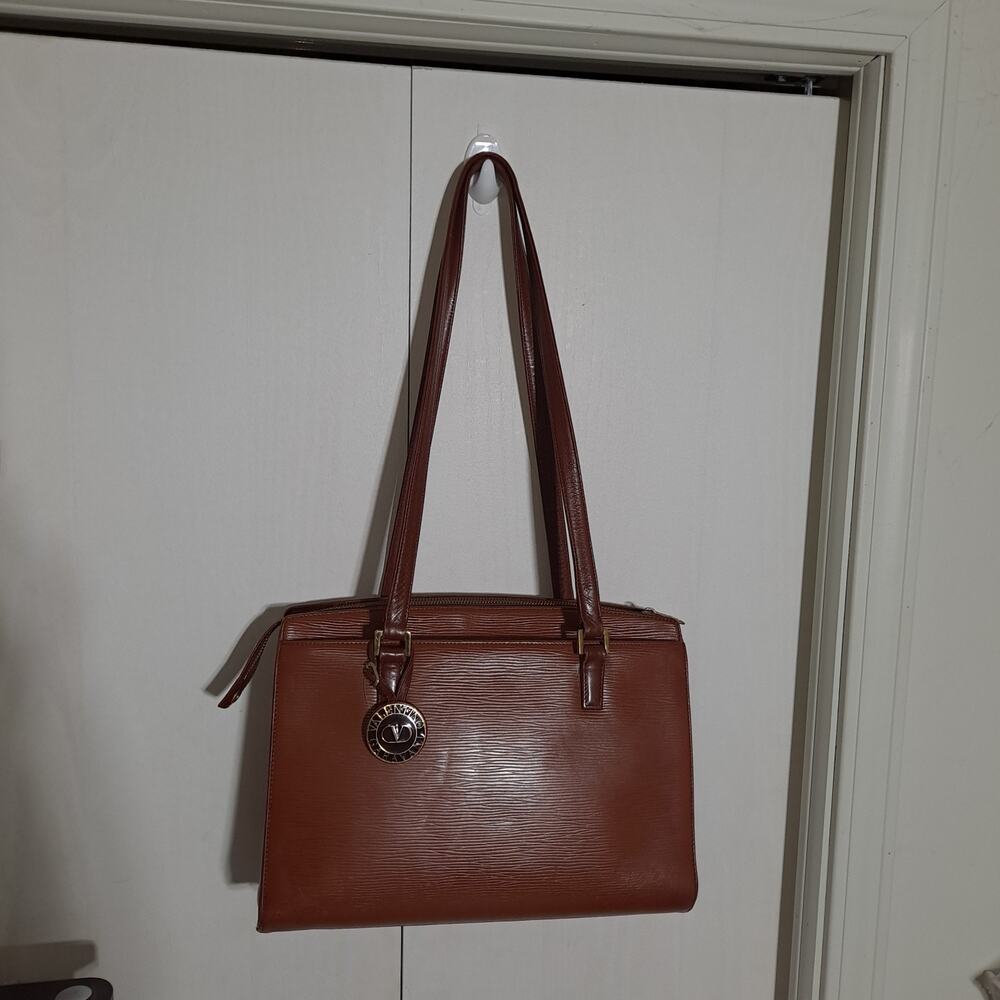 Valentino Garavani Leather Shoulder Bag In Preloved Condition Authentic